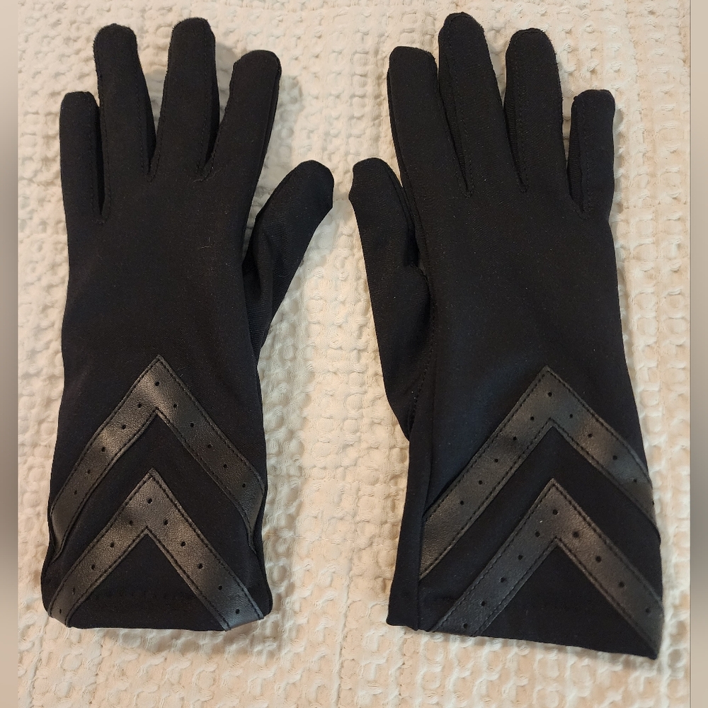 Women's Black Driving Gloves with Chevron Detail Fleece Lined Stretchy NEW